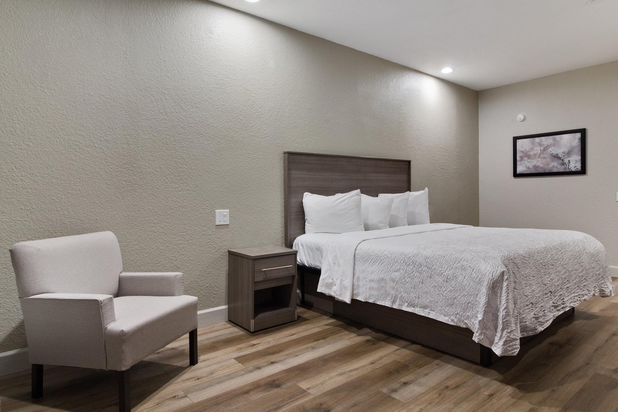 Red Roof Inn Plus + Galveston - Beachfront Eksteriør bilde
