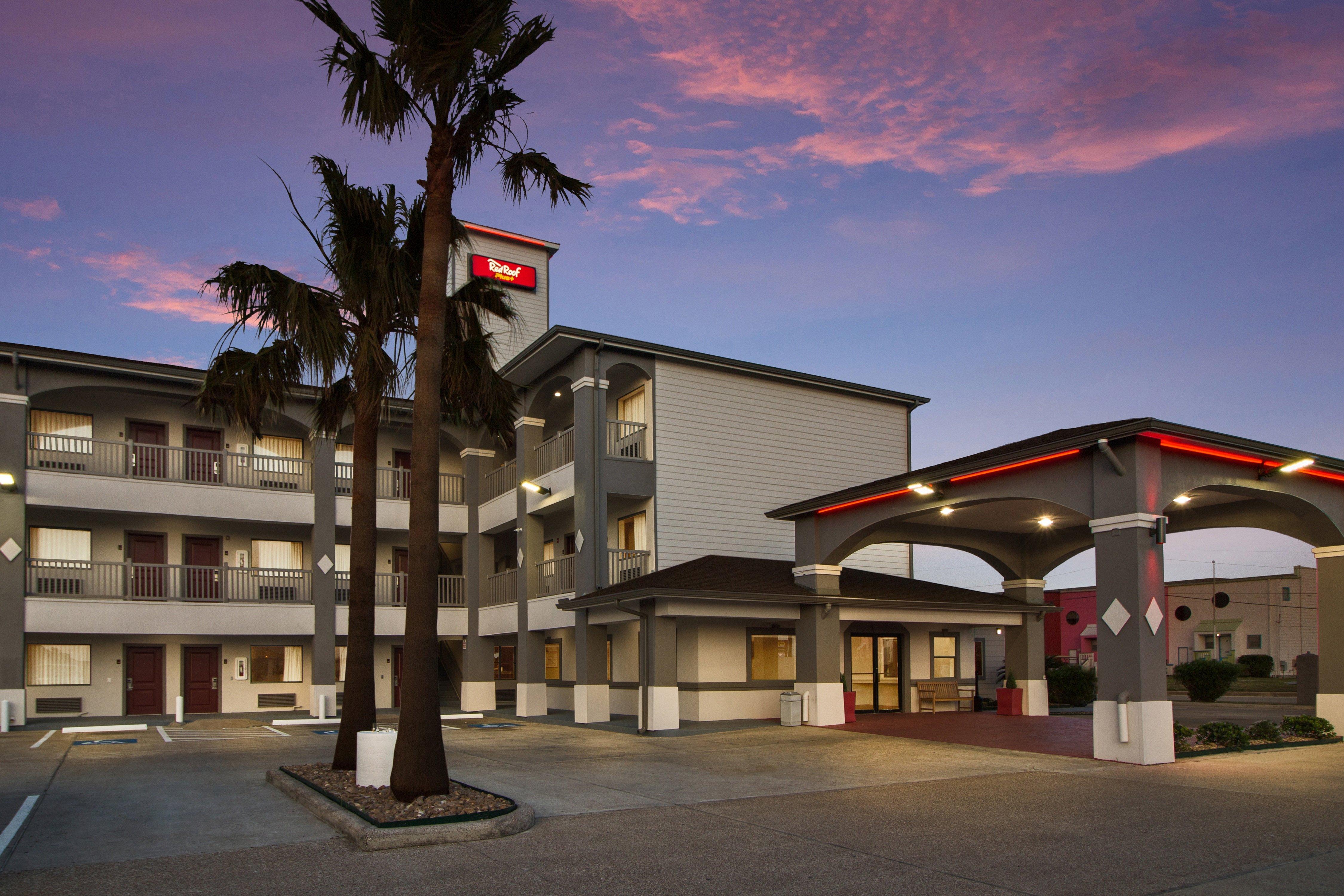 Red Roof Inn Plus + Galveston - Beachfront Eksteriør bilde