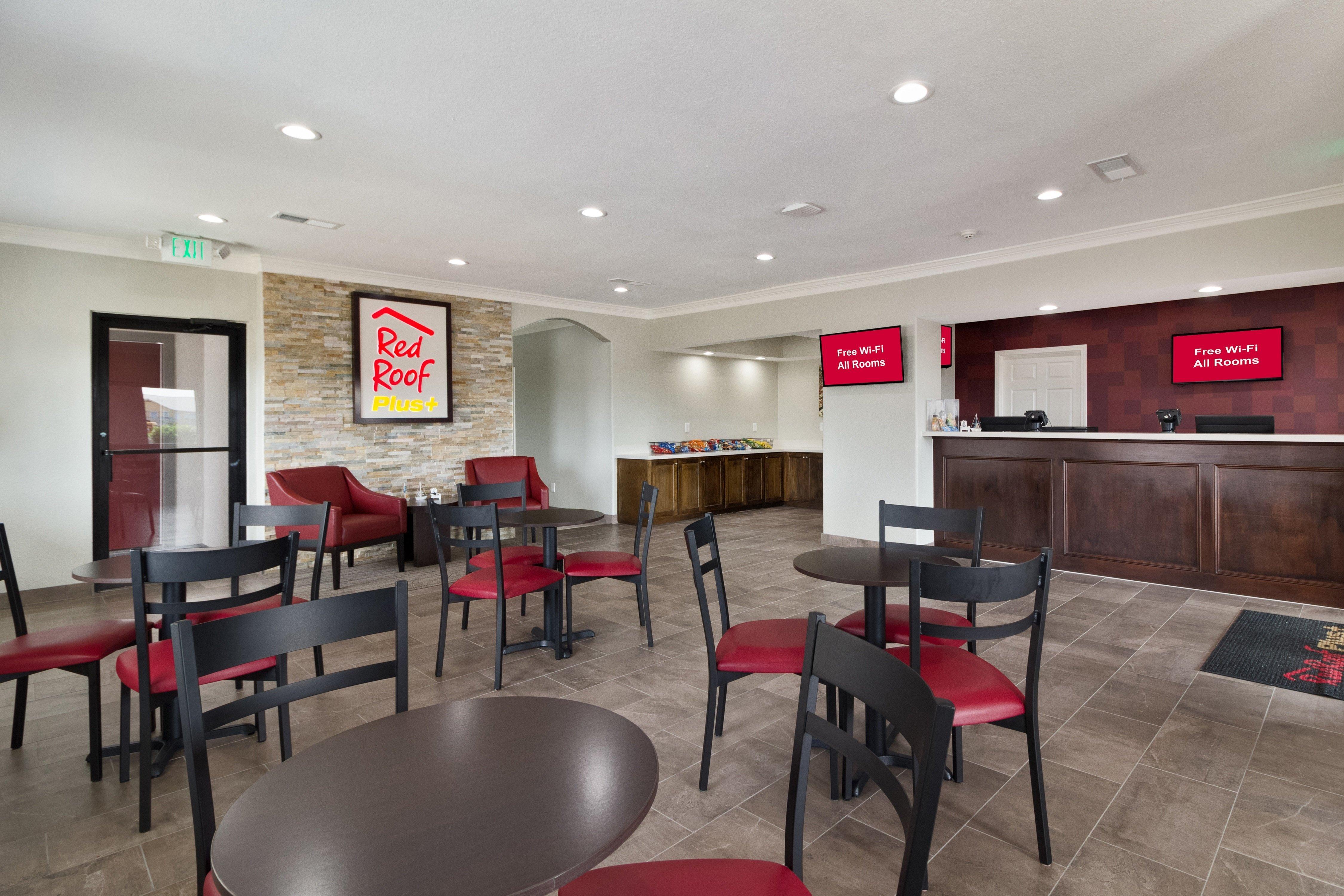 Red Roof Inn Plus + Galveston - Beachfront Eksteriør bilde